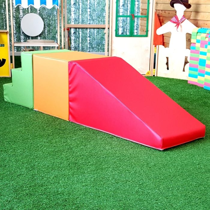 Softplay ramp with stairs