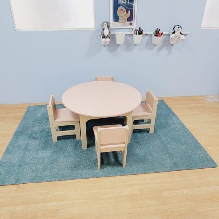 Table & 4 Chair Set
