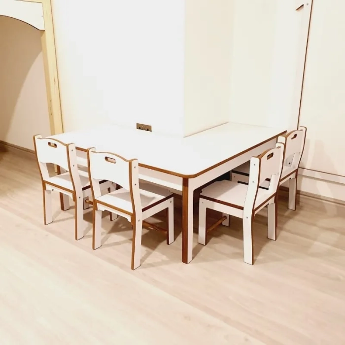 Corner-Table